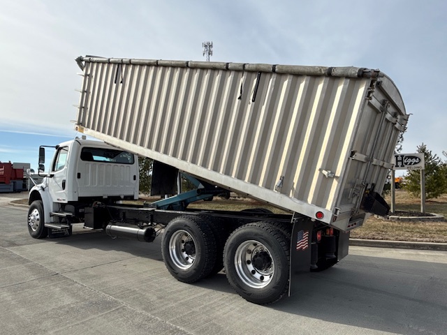 2006 Freightliner M2 Grain Truck - Image 9