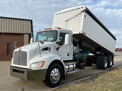 2016 Kenworth T370 Grain Truck