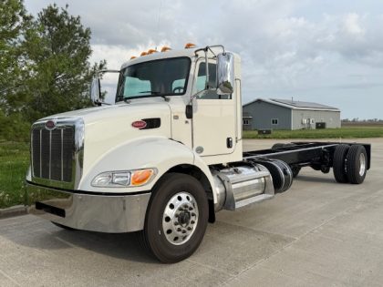 2021 Peterbilt 337 Chassis