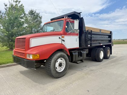 2001 International 2674 Dump Truck