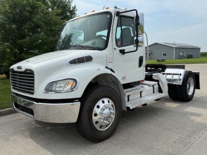 2013 Freightliner M2