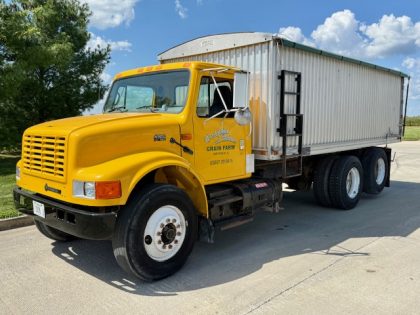 1995 International 4900 Grain Truck