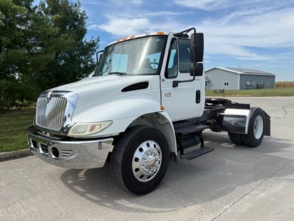 2004 International 4400 Single Axle Tractor